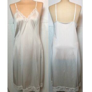 Vintage JCPenney Satin Slip Size 38 (Medium) Cream lingerie undergarment
